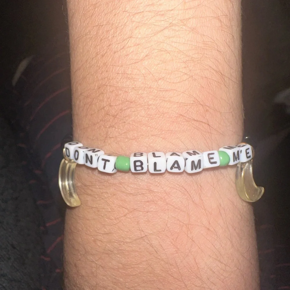 Single string bracelets - Picture 1 of 2